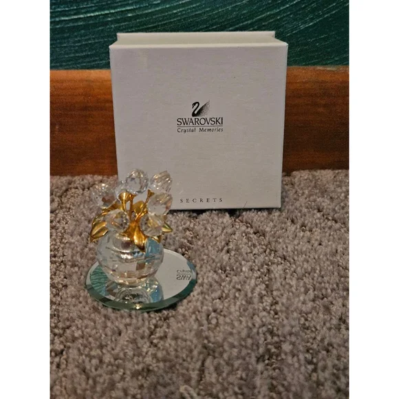 Swarovski Secrets Vase of Tulips Flowers and Flacon in Original Box - Picture 2 of 3